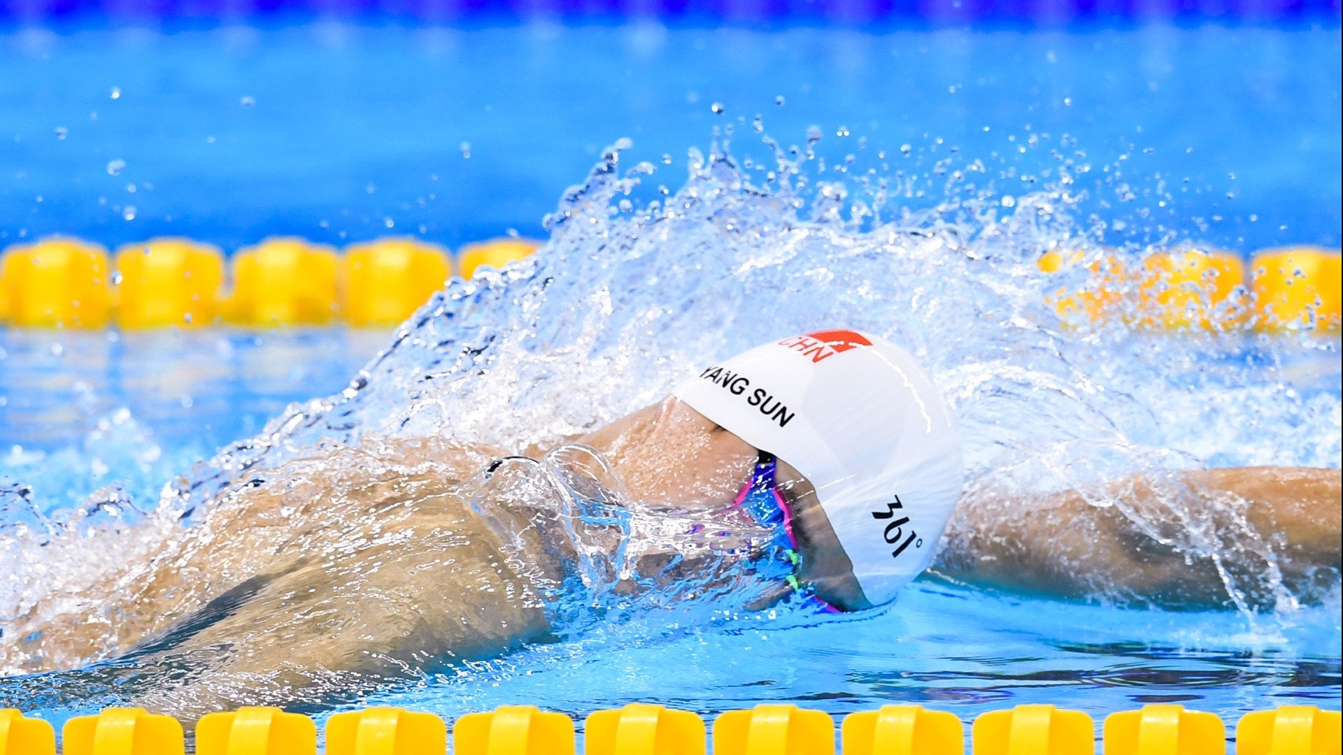 西甲国家德比焦点战，新疆队关键战突围雄鹿的启示